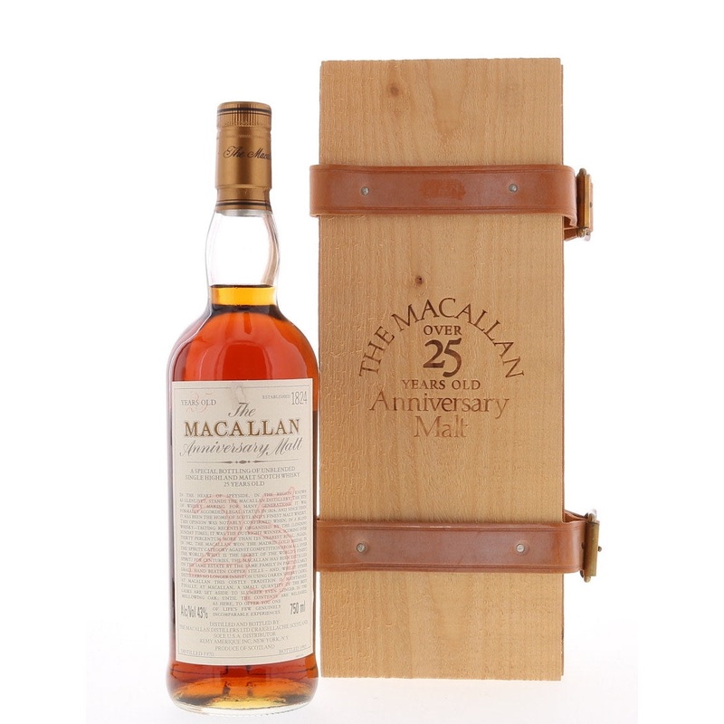 Macallan 25 Year Old Anniversary Malt 1970 / Wood Box